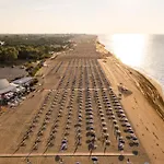 Daire Amazing Beachfront Apartment-beahost Bibione