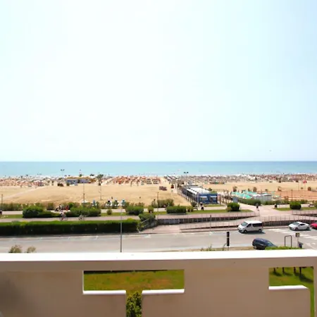 Appartamento Amazing Beachfront Apartment-beahost *