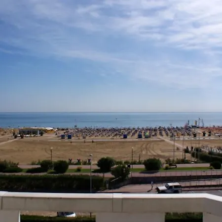 Amazing Beachfront Apartment-beahost Apartment *