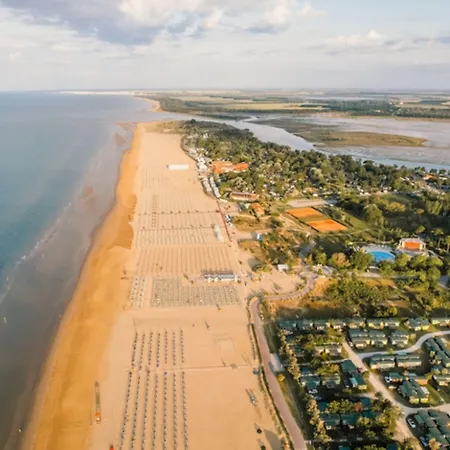 Amazing Beachfront Apartment-beahost Apartment